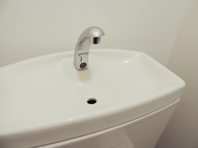 埼玉県でinaxトイレのオーバーフロー管の交換工事例と対処法 埼玉水道修理サービス