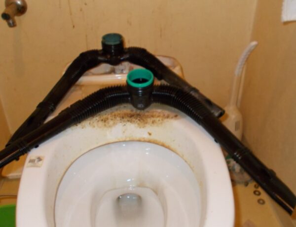 水漏れするトイレの修理
